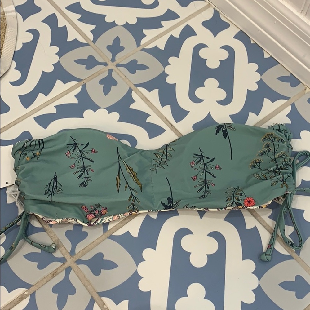 O’Neill reversible with removable cups swim top